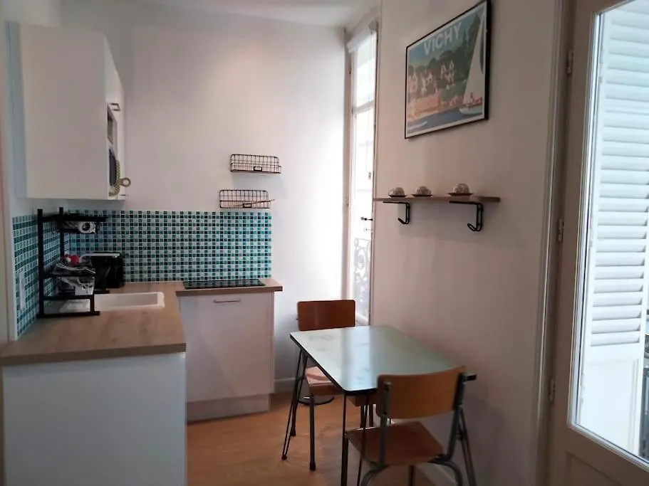 Le Saint Louis - Hypercentre - Opera - Proche Parcs Apartment Vichy 0*,  France